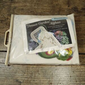 Paragon Needlecraft "Dream Garden" Afghan Stamped Embroidery Floral Kit 0719 New